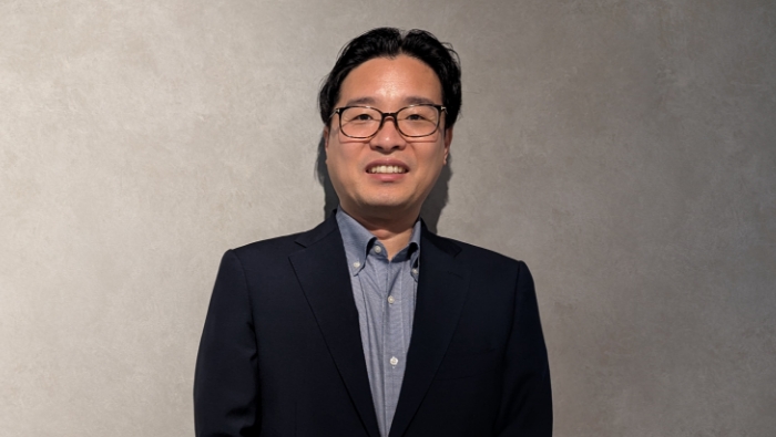 アソシエイトパートナー 新谷 卓也 氏